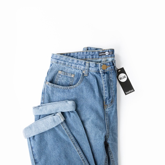 NWT ♡ High Rise Mid Wash Mom Jeans, Size 8, SALE! - Picture 2 of 6